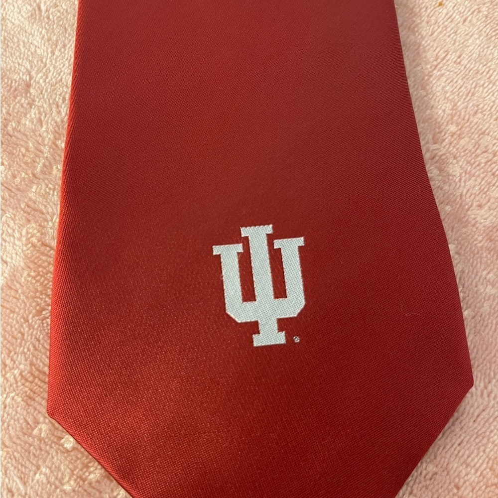 Elegant Red Men's Tie with IU Emblem - Picture 2 of 8